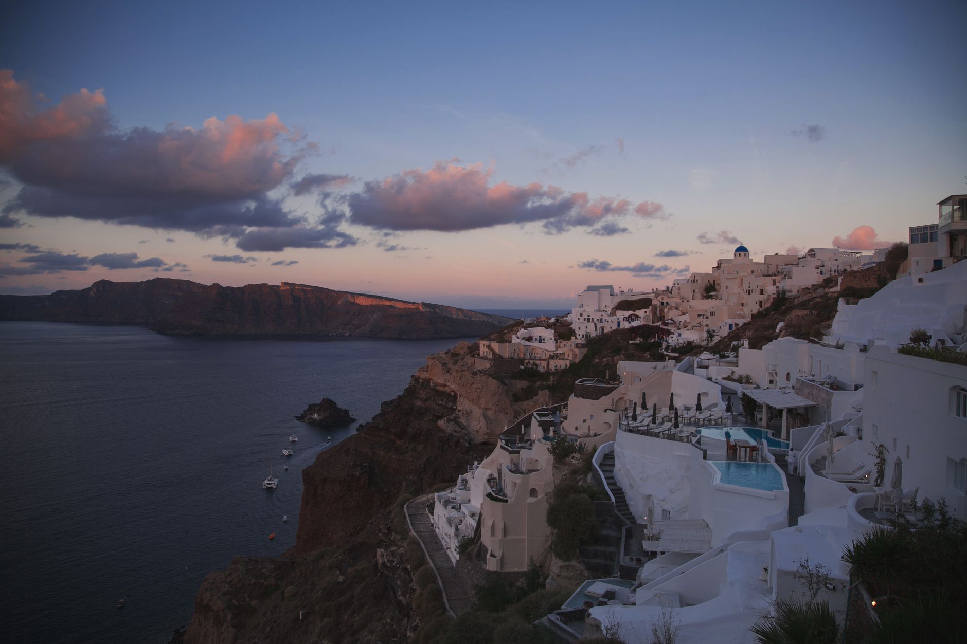 Daytime or sunset: which Santorini cruise is for you?